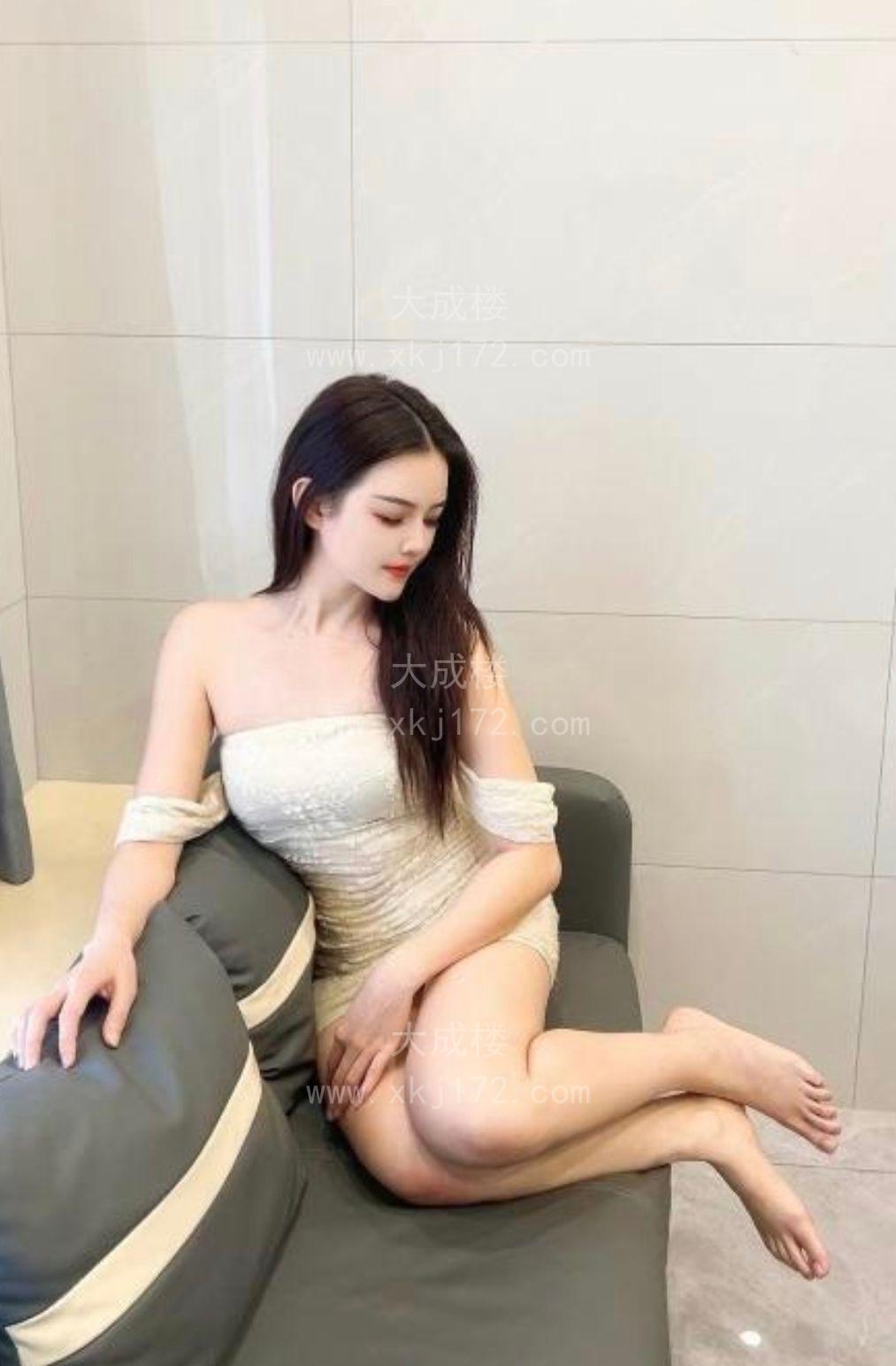 白云美腿乐乐