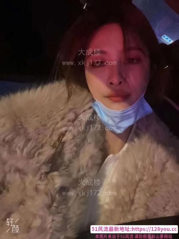 颜值高左小右