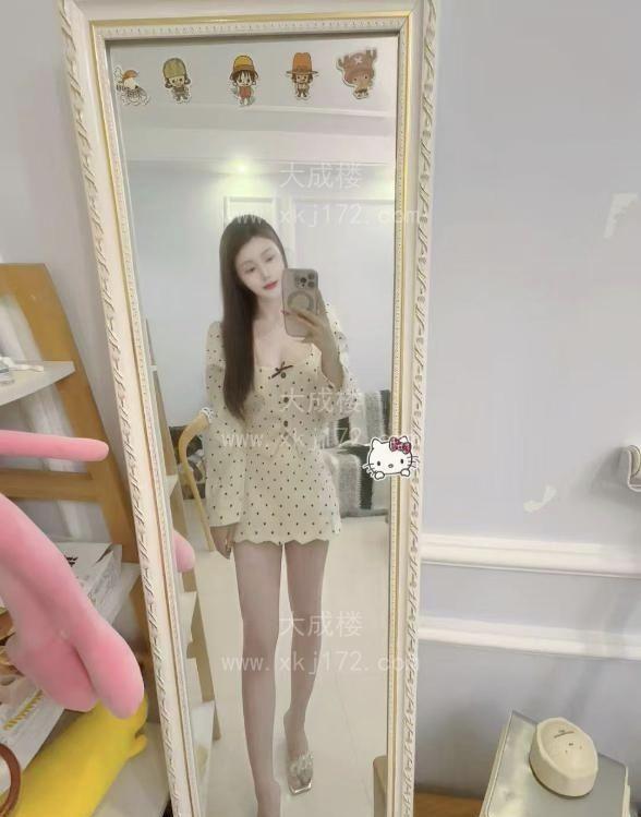 高挑大波妹