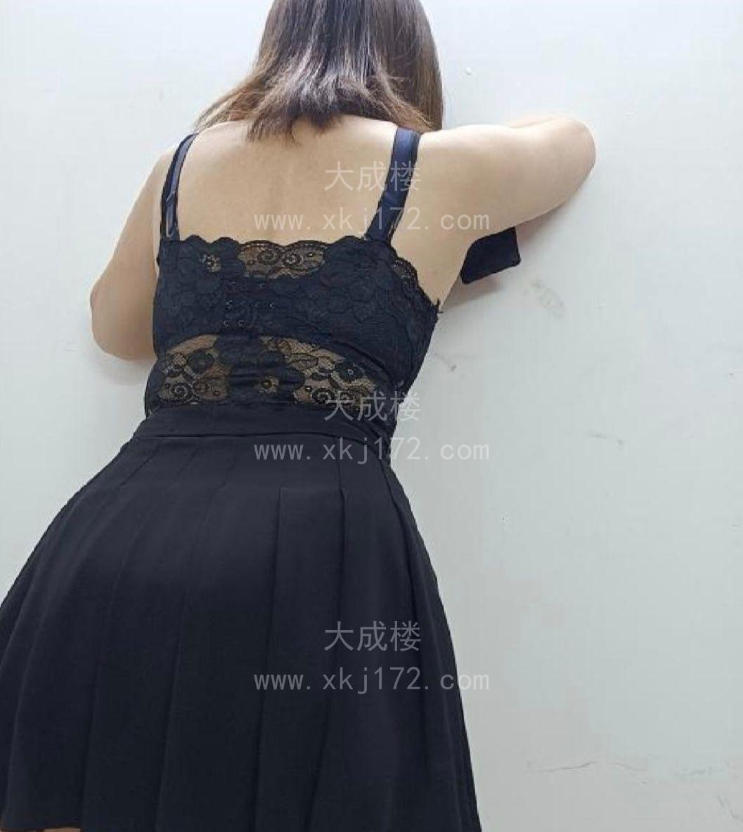 骚人妻蜜桃臀