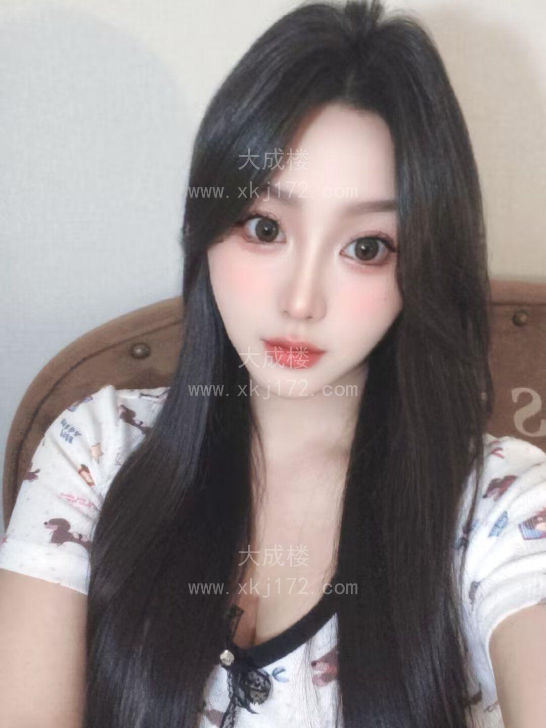 美乳小月